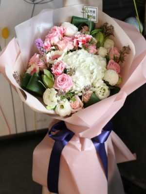 hydrangea mixed bouquet