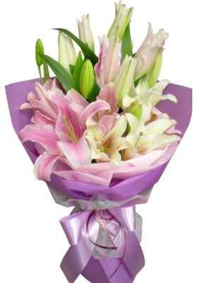 Reneve+seasonal flower+green material