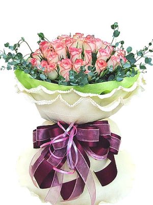 pink purple rose bouquet