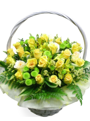 25 roses+seasonal flowers+green material