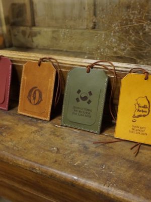 📽 VINTAGE LEATHER NAME TAG/NAMETECH 📽