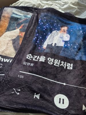 Photo blankets, music blankets, custom celebrity goods, anniversary gifts