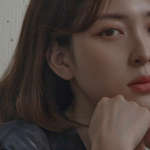 ✅ Curved ear cuffs (single)