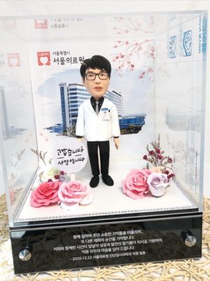 Thank you 🙏 Thank you 🎁 Special feeling conveyed through flowers and clay dolls