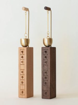 Wooden doorbell, porch type, landscape type, plaintiff