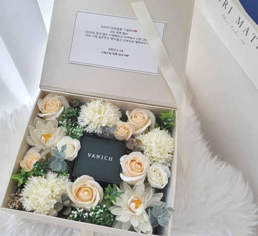 girlfriend boyfriend mother's day flower gift anniversary flower box