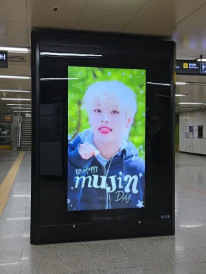 Alternative view of Digital CM Board [Double-Sided] Advertising