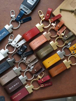 ❤ SAME DAY SHIPPING ❤️ Leather key ring key holder with engraved initials