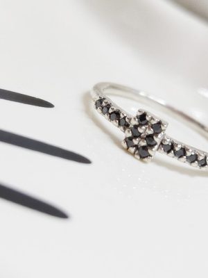 [Oblong Series] Micro Black Spinel Silver Ring