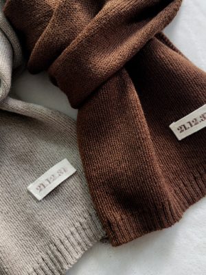 Couple ❤️ The only embroidered tag bow knit shawl in the world 🎄