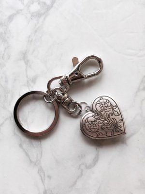 [Restock] [Made-to-order] Heart Locket Photo Keyring
