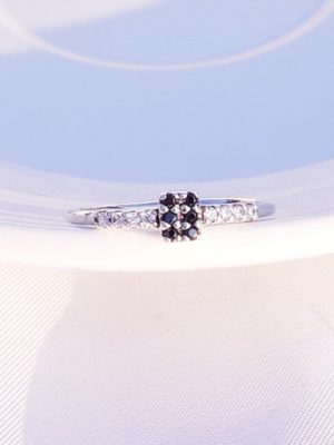 [Oblong Series] Micro Black Spinel Multi Setting Silver Ring
