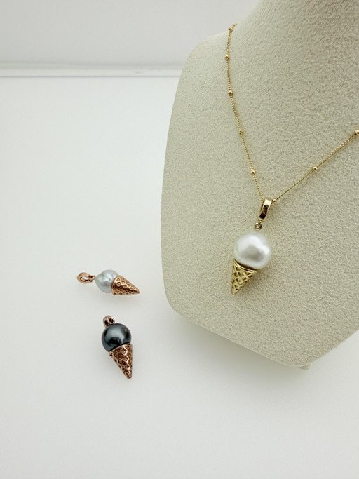 Limited quantity) 14K South Sea Pearl Ice Cream Pendant Necklace
